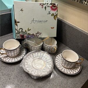 Amieenor Tea Set with Gold Accents